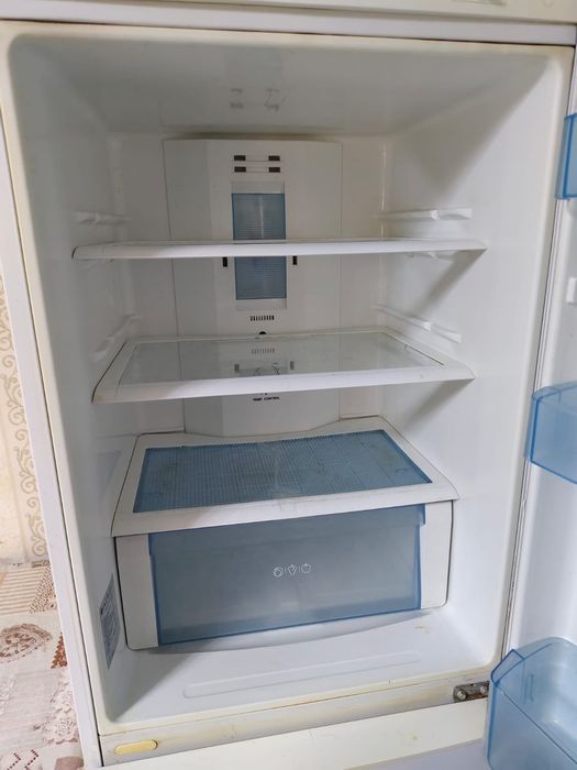 Холодильник LG. Доставка есть