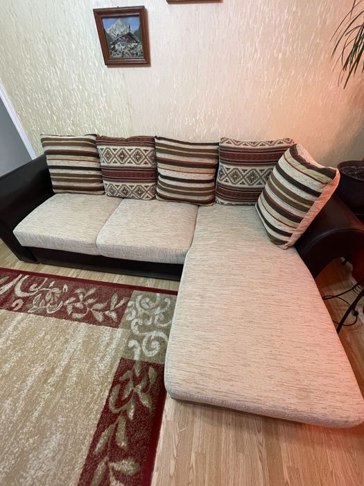 Vand mobila in stare excelenta