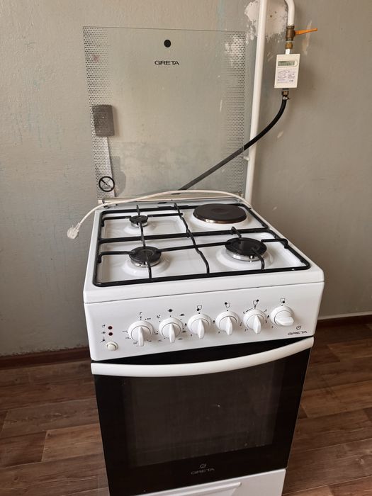 Продам газ плиту