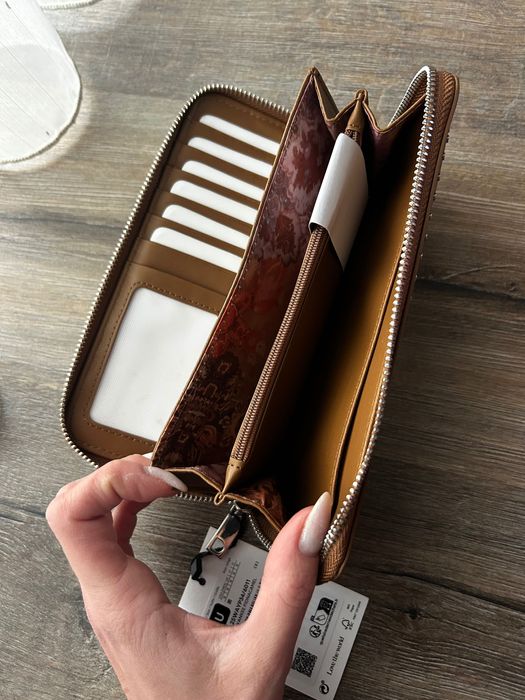 НОВО с етикет Дамско портмоне Desigual