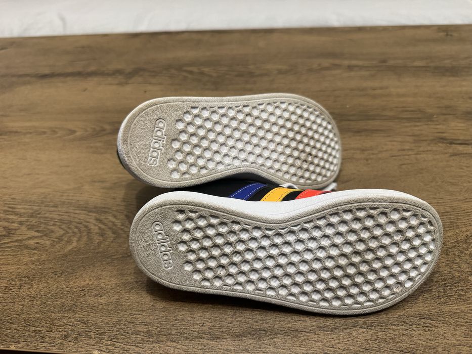 Продавам детски маратонки ADIDAS Grand Court Lifestyle Court