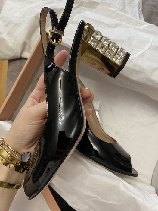 Продам босоножки