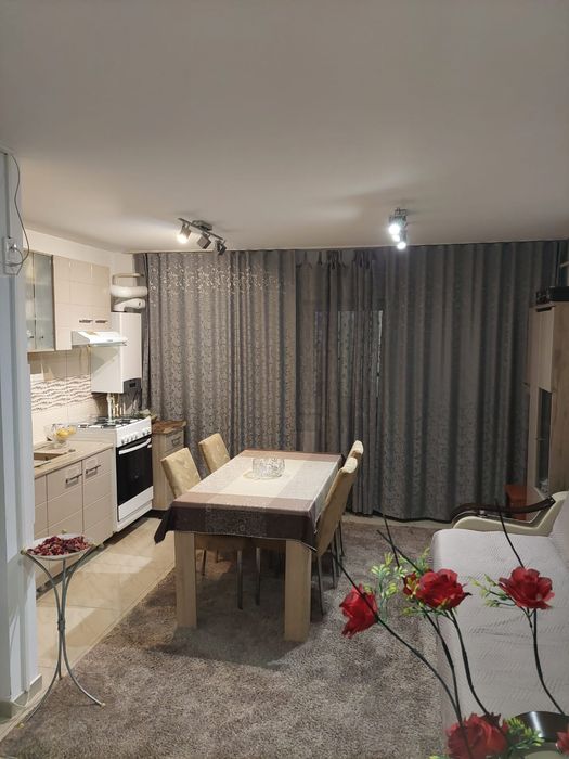 Vând apartament-constructie 2020, 2 camere-aprox.54 mp., vis-a-vis de Han Craiovita. Parțial - mobilat, zona foarte buna.Preț negociabil 120.000 euro