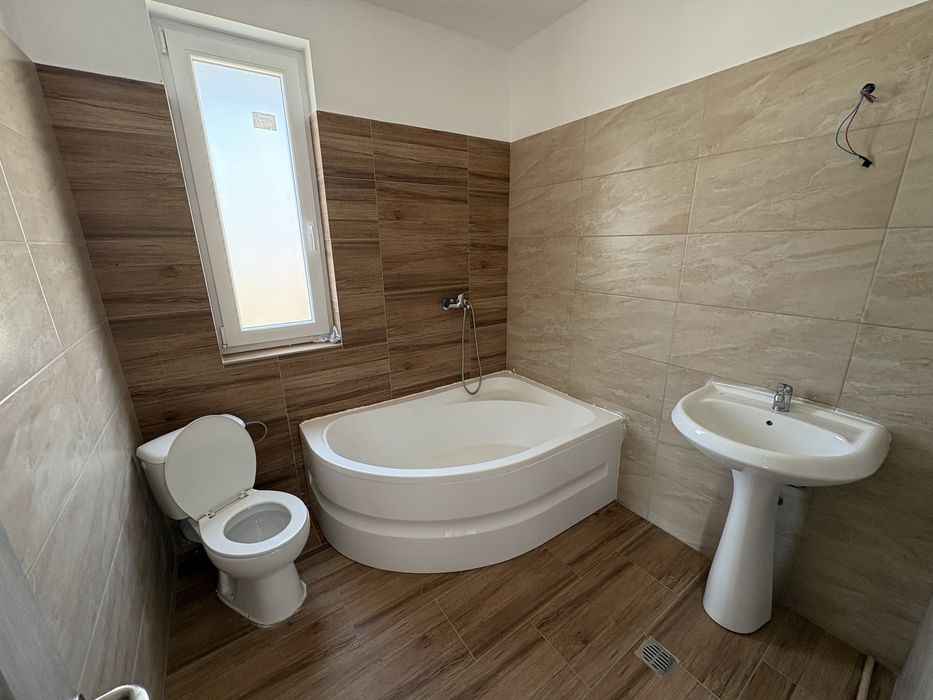 Domnesti Vila SINGLE/ Utilitati / Accept schimb cu Auto gama de Lux