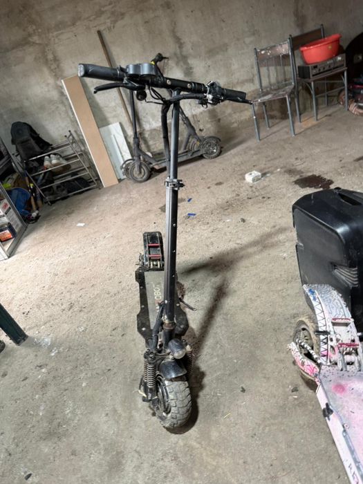 Vand trotineta nanrobot-dual motors