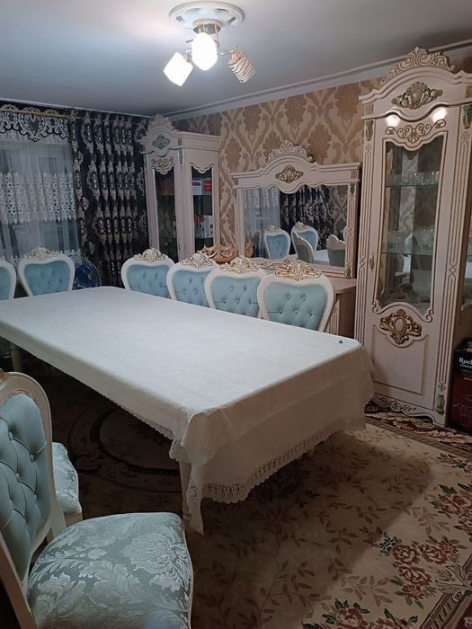 5 etajli dom 2 etajida 3 xonali uy sotiladi xonalari alohida alohida