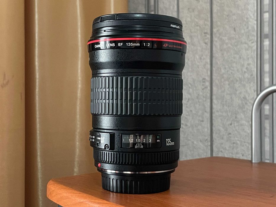 Объектив Canon EF 135mm f/2.0L USM