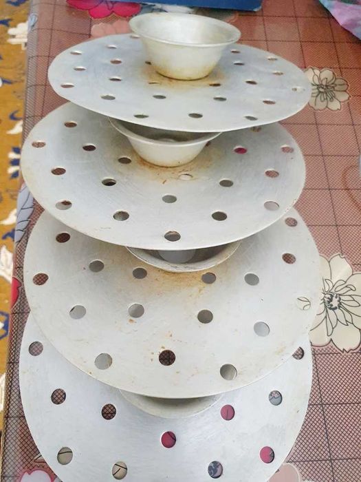 Мантоварка среднего размера.