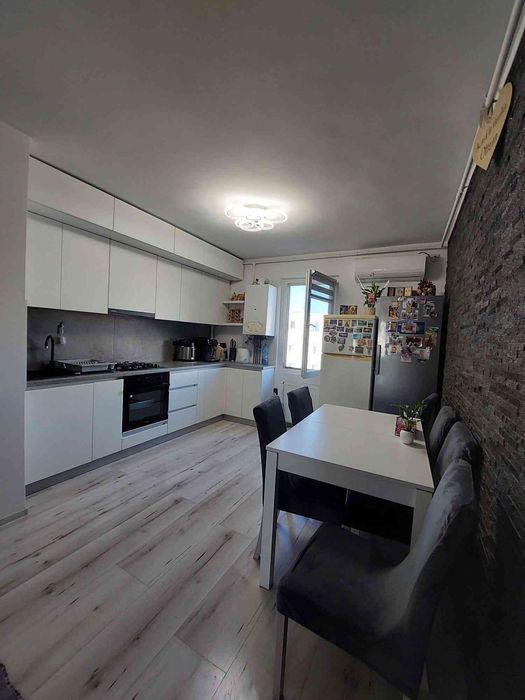 Apartament 2 camere mare