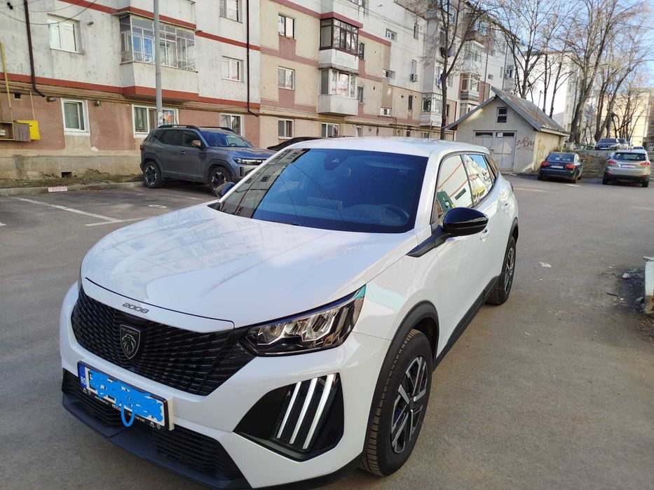 Peugeot 2008  1.2 BENZINA 2024