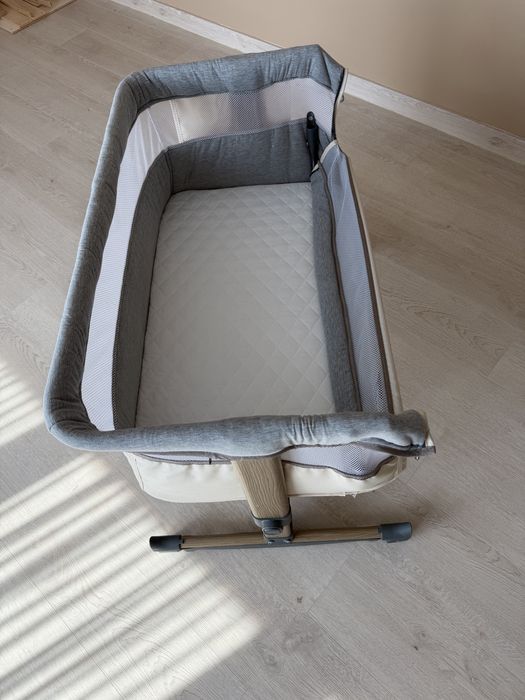 Co-sleeper Lionelo Leonie