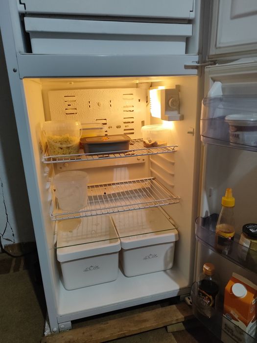 Продам холодильник БИРЮСА