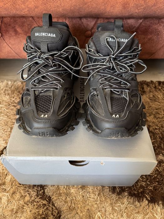 Balenciaga track led