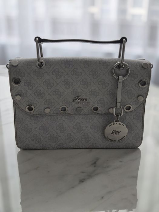 Дамска чанта Guess