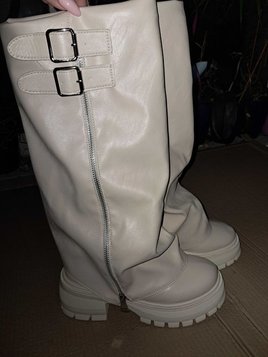 Ботуши, бежови, атрактивни