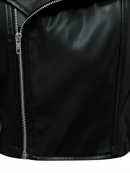 Модерно късо дамско яке тип байкър,за ежедневие и по-елегантна визия.