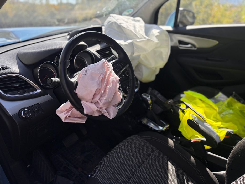OPEL MOKKA на части