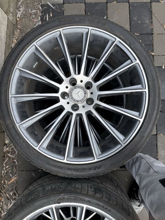 Диск с покрышкой 245/40/20