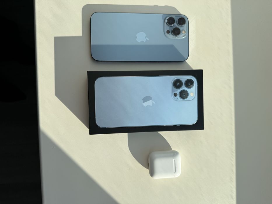 iPhone 13 Pro Max 256GB, Sierra Blue + AirPods