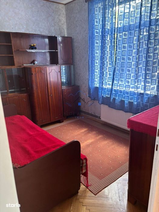 Apartament cu 3 camere – zona centrală