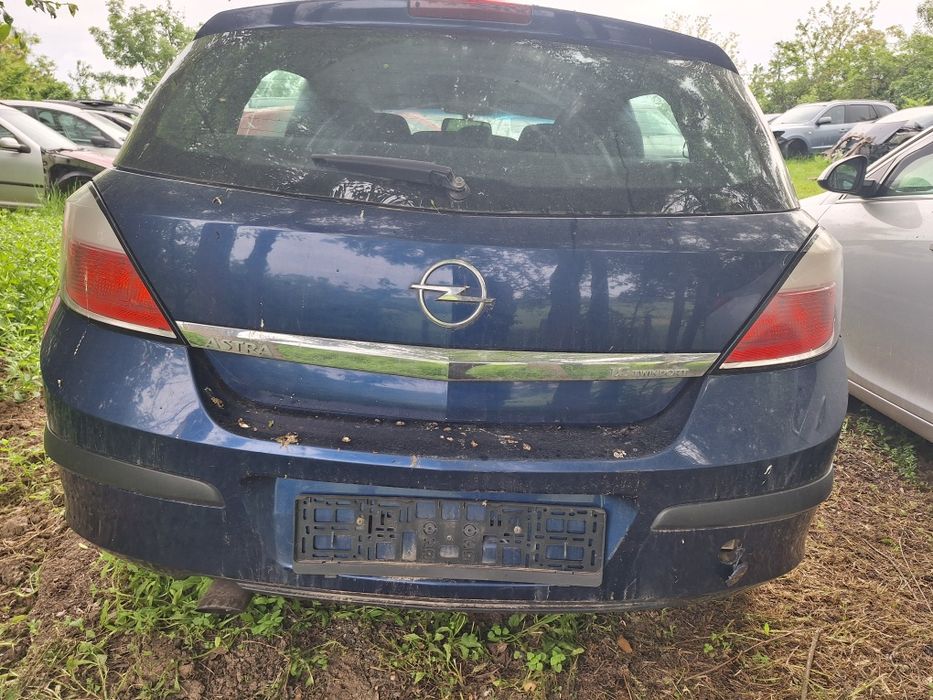 Dezmembrari Opel Astra H 1.6 benzina an 2007