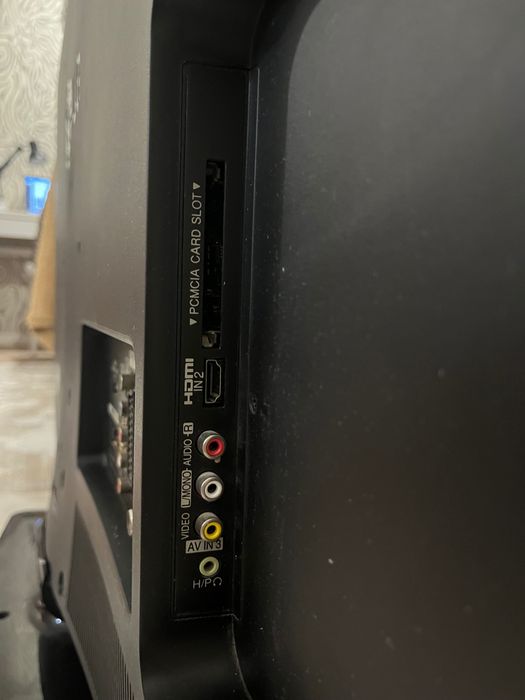 Телевизор LG 106см