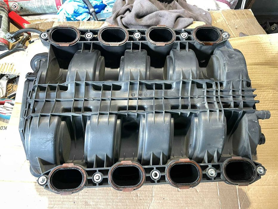 Всмукателен Колектор 70304980 Porsche Cayenne 957 4,8I V8