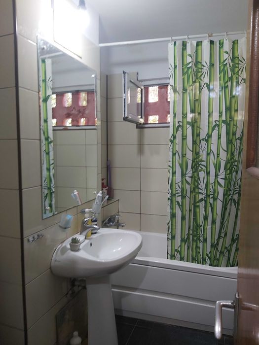 PRORIETAR vand apartament 3 camere sector4