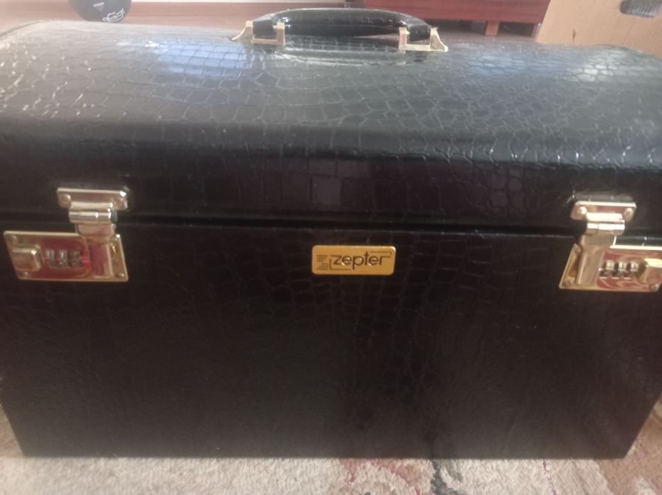 Продам набор столовых приборов