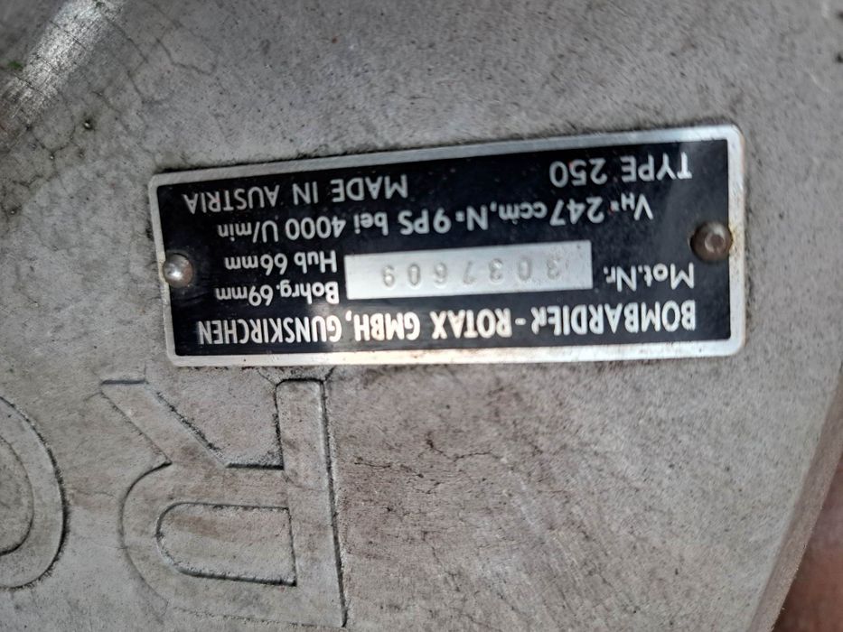 Motor Rotax austriac de 9 cai putere motocositoare,motogrebla etc.