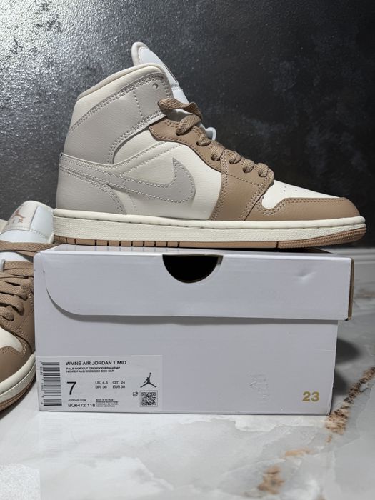Air Jordan 1 Mid Tan Toe