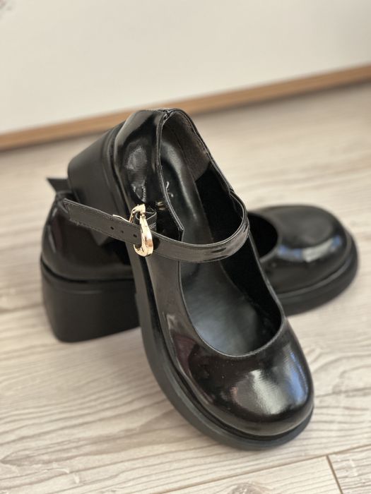 Чисто нови обувки