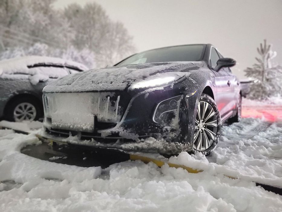 Hongqi eqm 5 sotiladi