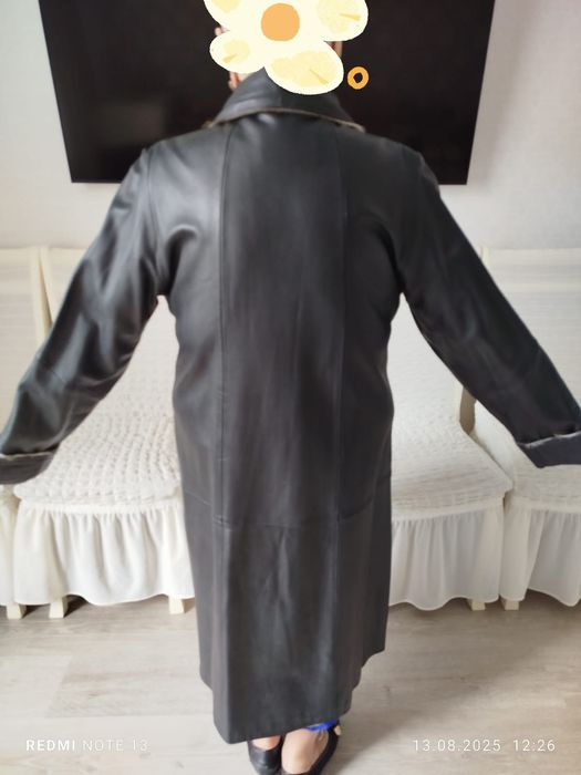 Продам кожаный плащь женский