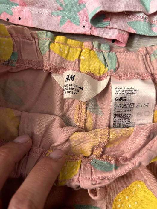 Lot pantaloni scurti h&m 3-4 ani