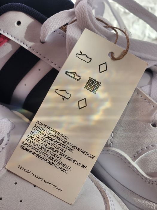 Чисто нови Adidas