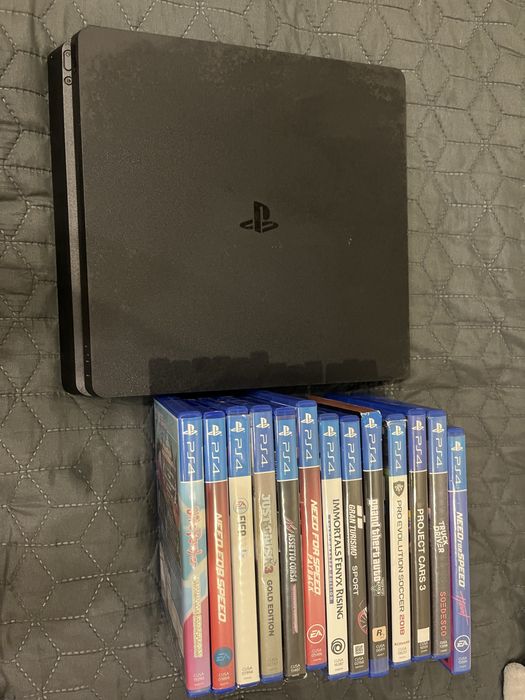 PlayStation 4 slim