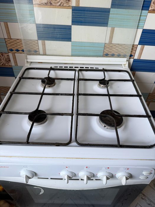 Продам газ плиту 29.990