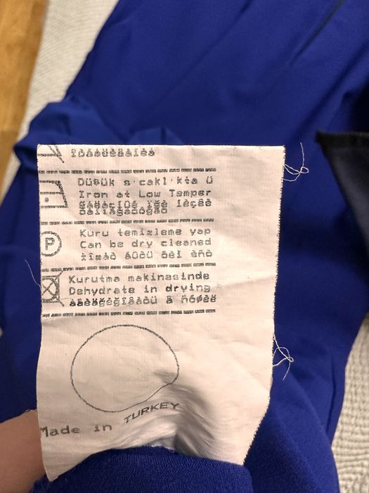 Платье на молнии сзади