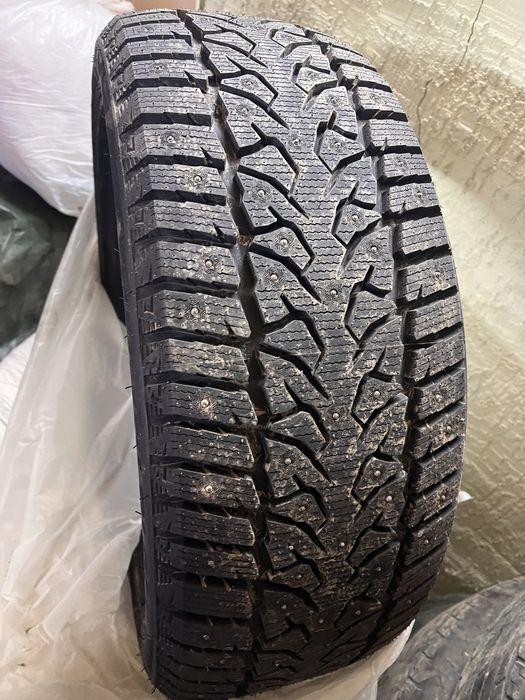 Продам зимние шины шипы