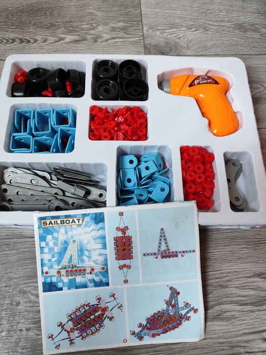 Продам набор строителя игрушечный