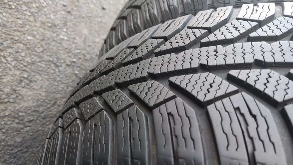 2бр зимни гуми 185/60/15  Semperit Speed Grip
dot22
6.98mm
Добро състо