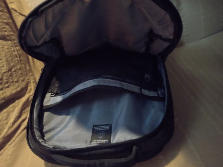 Nou Rucsac laptop