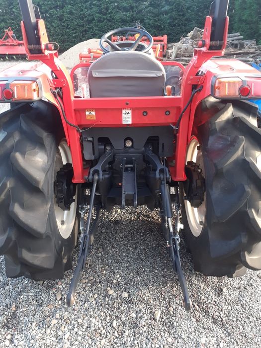 Tactor japonez kubota yanmar EF330 model 2010  4x4