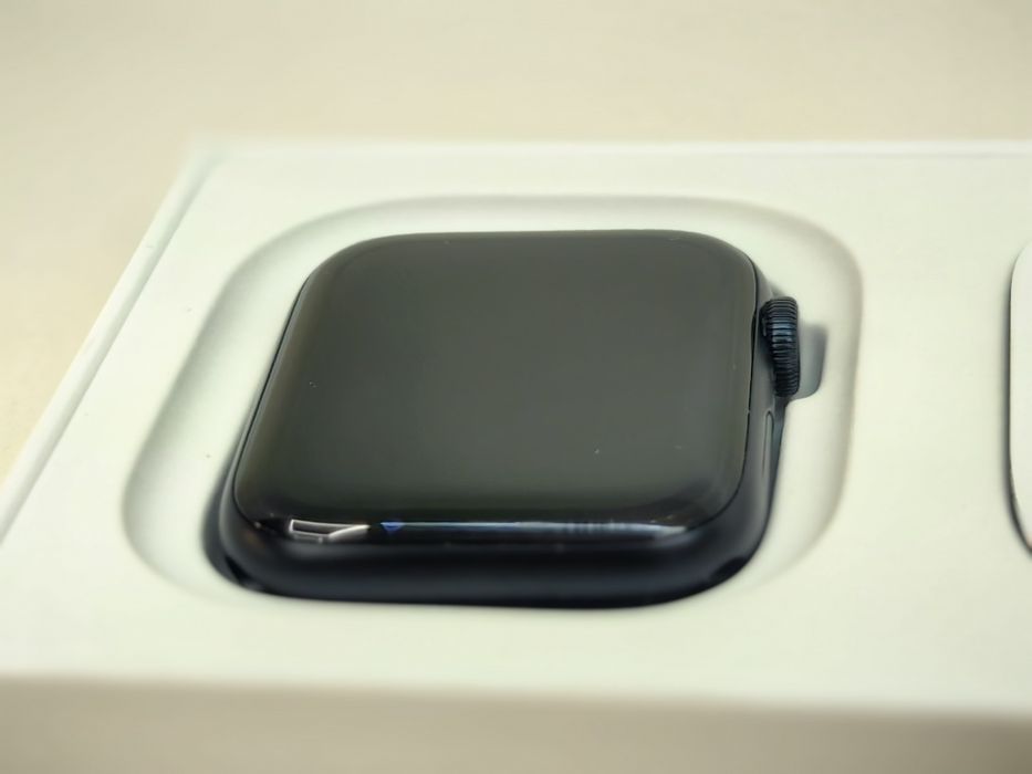 ХБ! Apple Watch SE 3 GPS + Cellular 44mm Midnight Aluminium Case with Midnight Sport Band - S/M  ГАРАНЦИЯ