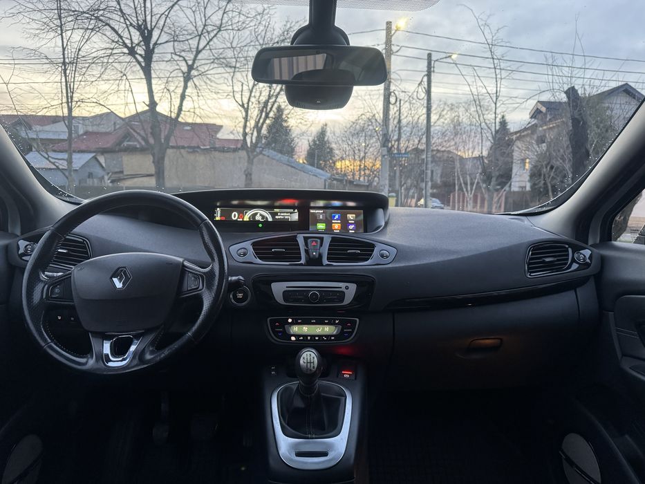 Renault Grand Scenic ,Model Bosse ,  An fab 2015 ,  7 locurii