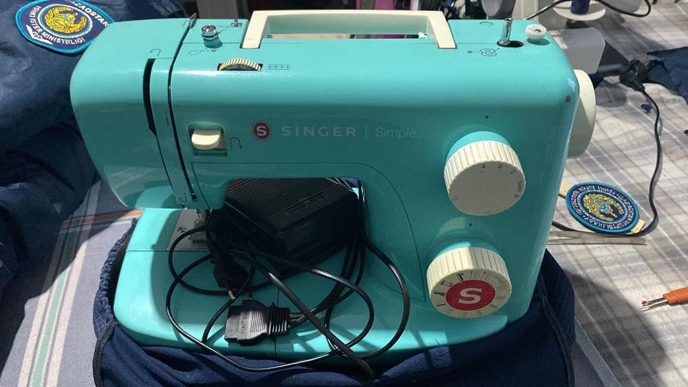 Продам швейную машинку