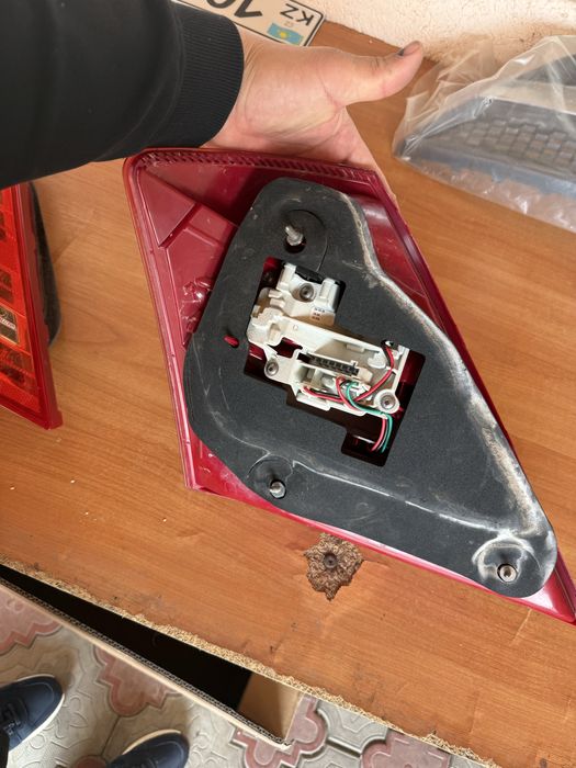 Продам задеий стоп w221 ресталинг