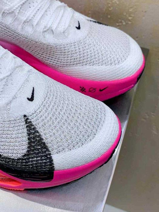 Продавам нови дамски маратонки Nike Air Zoom Alphafly Next% 3 White Purple