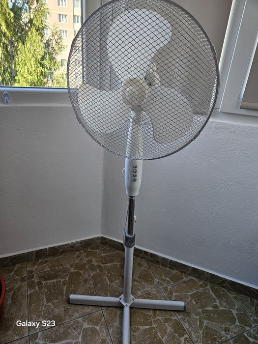 Ventilator cu picior